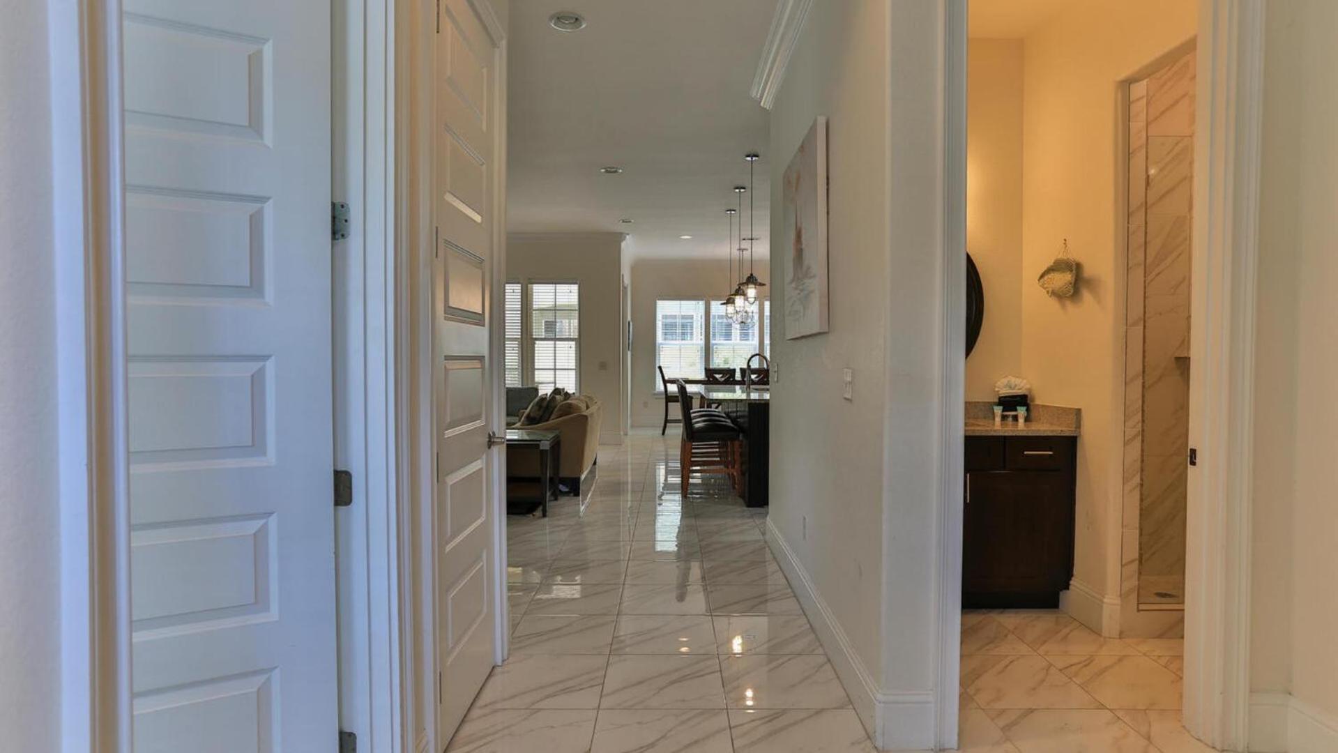 Playa Blanca - Steps to the beach Sleeps 14 has community pool view 3