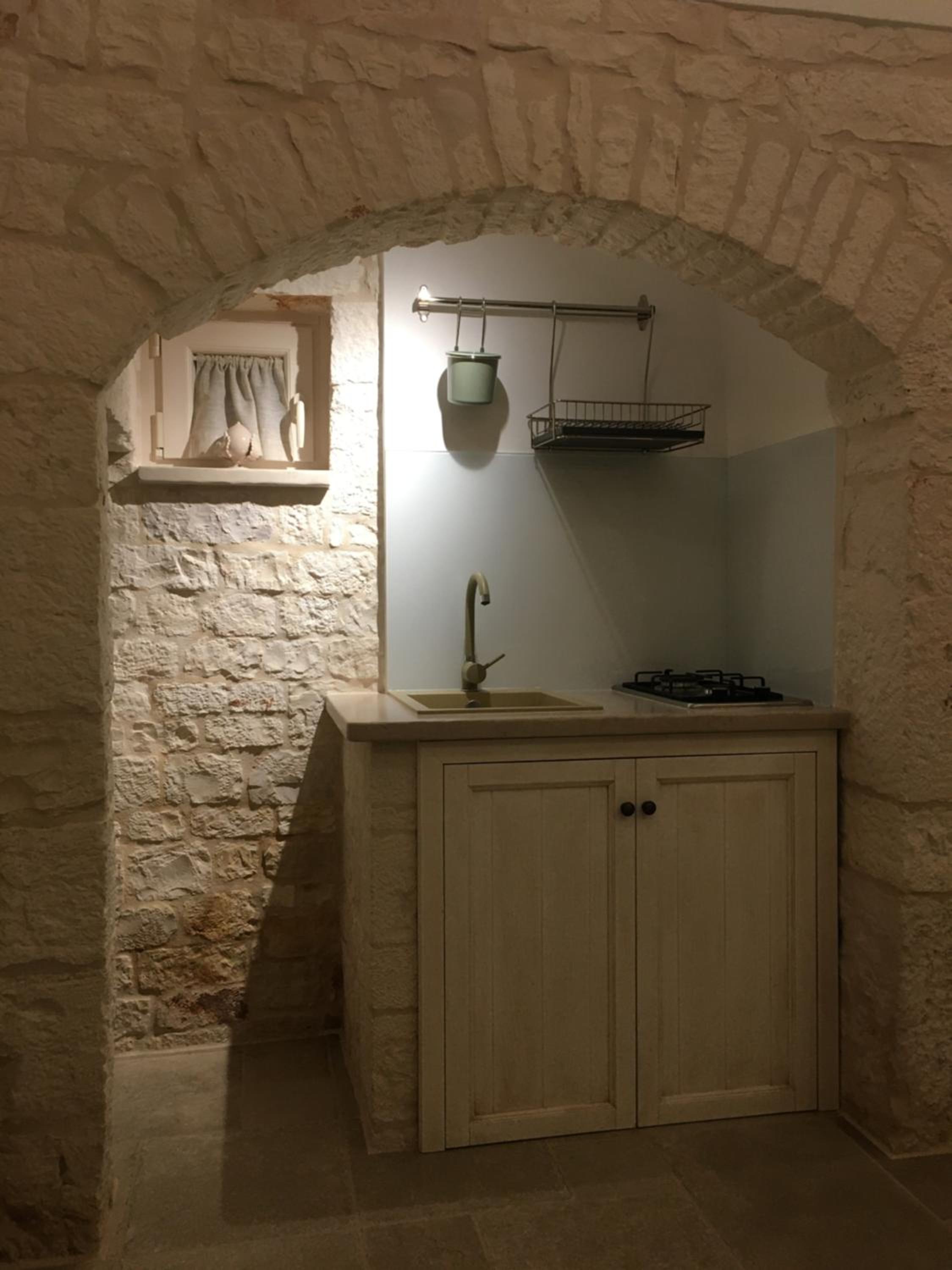 TRULLI LE 2 NICCHIE view 2