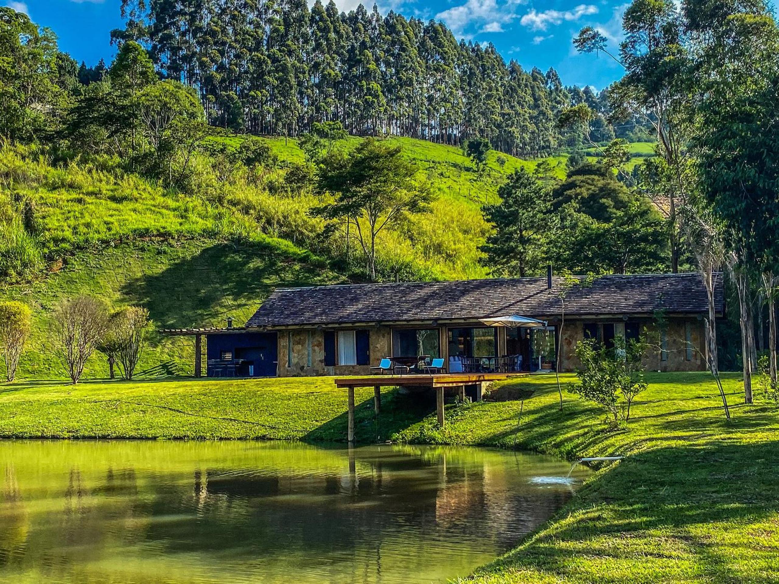Secreto Cocheira | Piscina, jacuzzi e lago privativo @secretobangalos