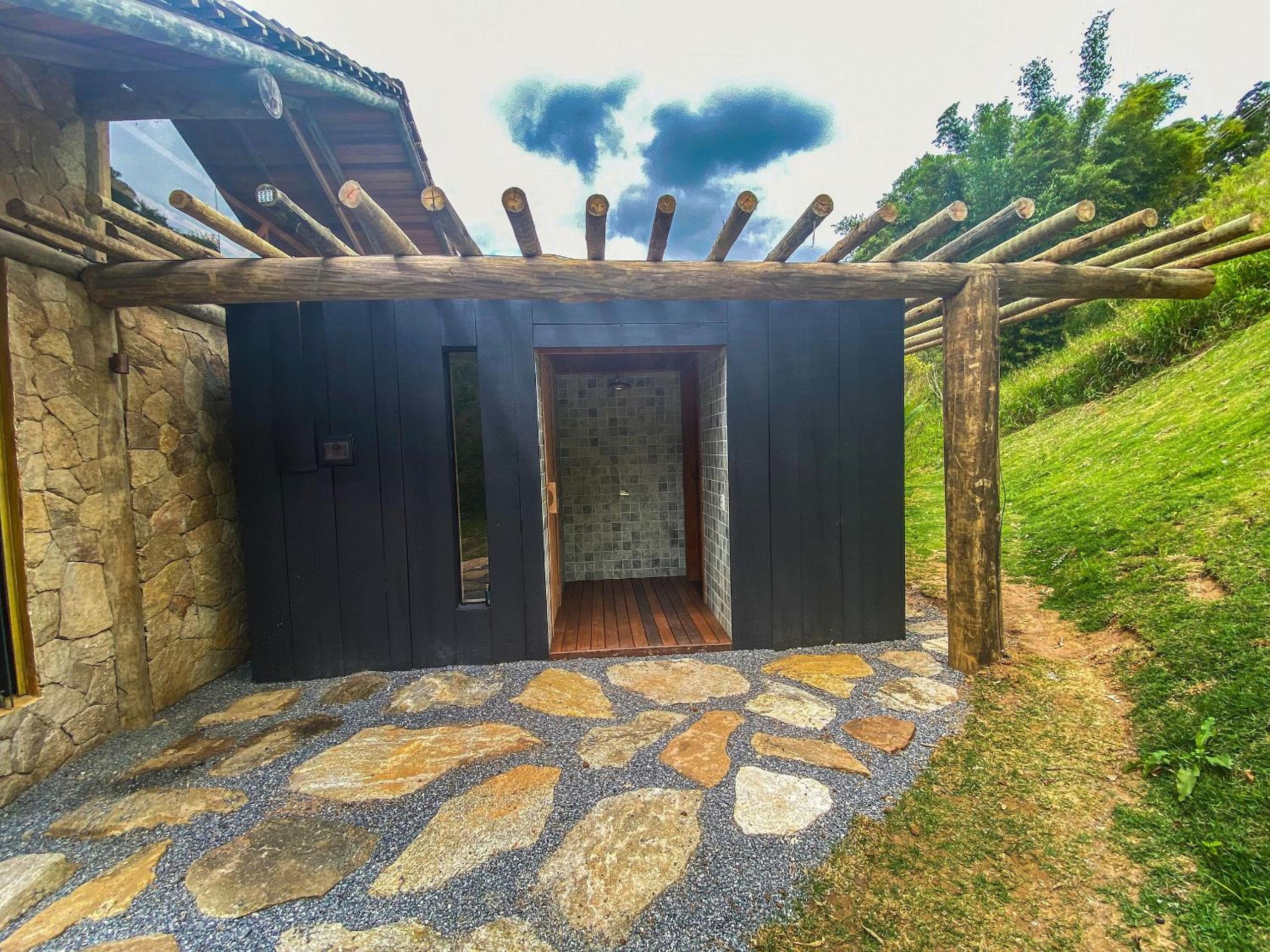 Secreto Cocheira | Piscina, jacuzzi e lago privativo @secretobangalos