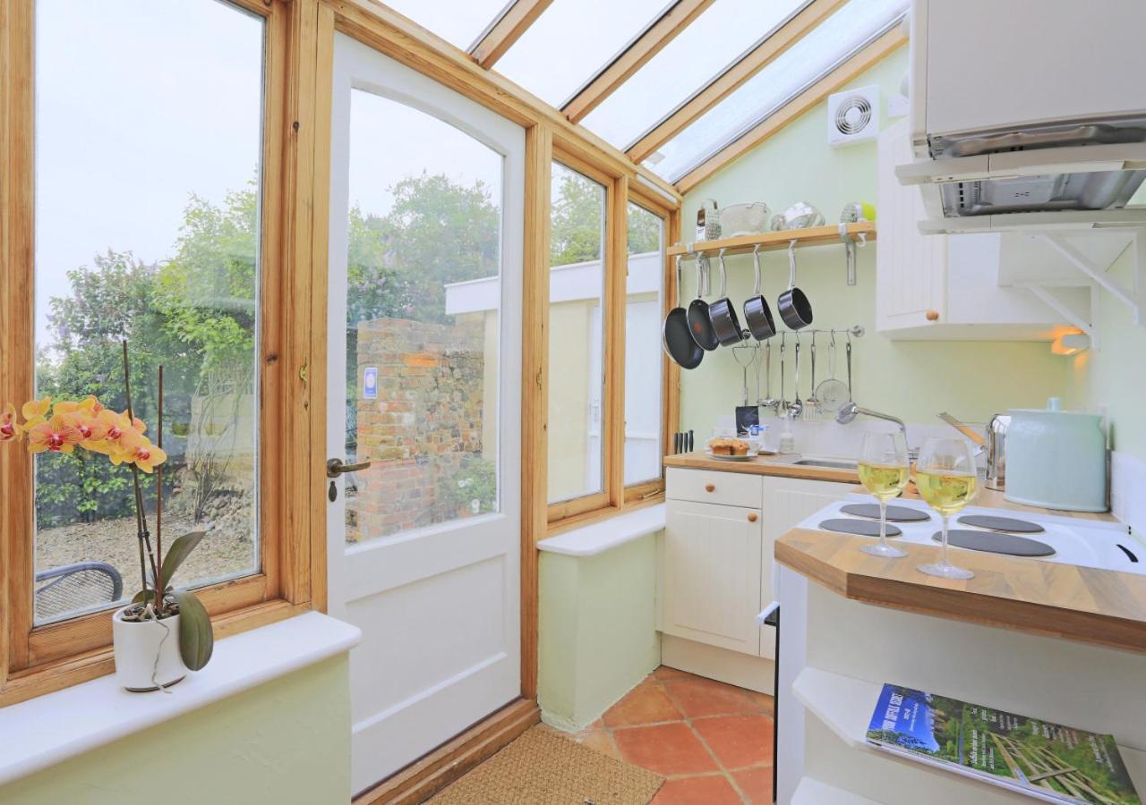 1 Bed in Wickham Market oc-samp view 3