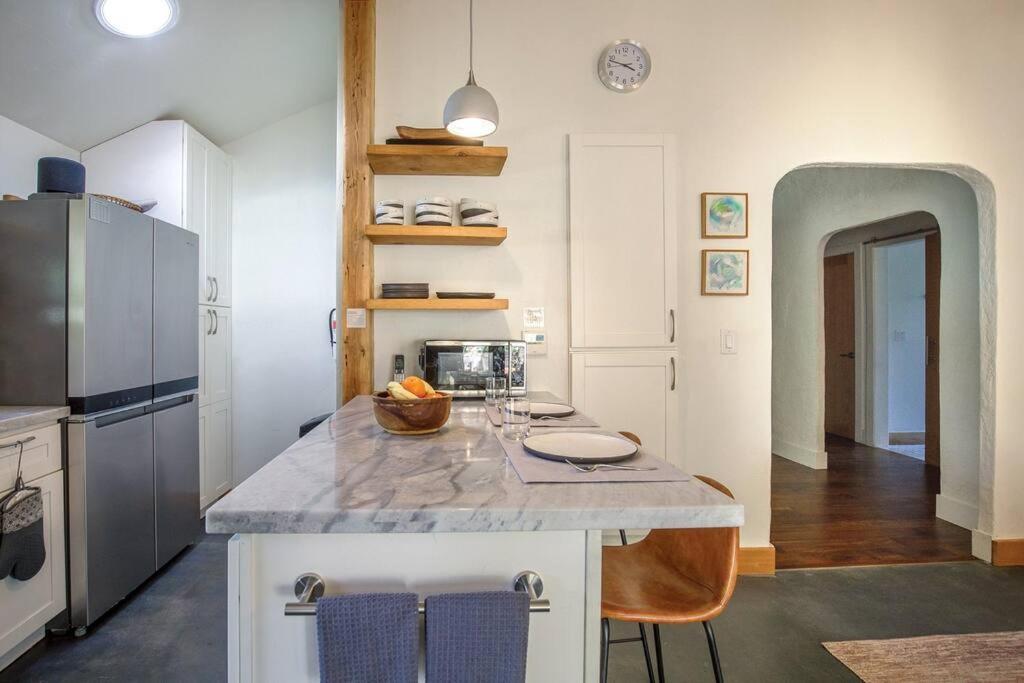 The Haven -In Town, NEWLY remodeled, Private, Stocked view 4