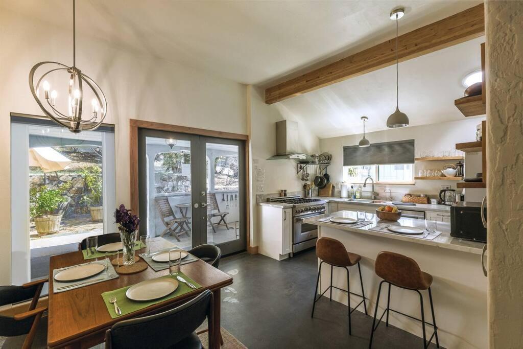 The Haven -In Town, NEWLY remodeled, Private, Stocked view 2