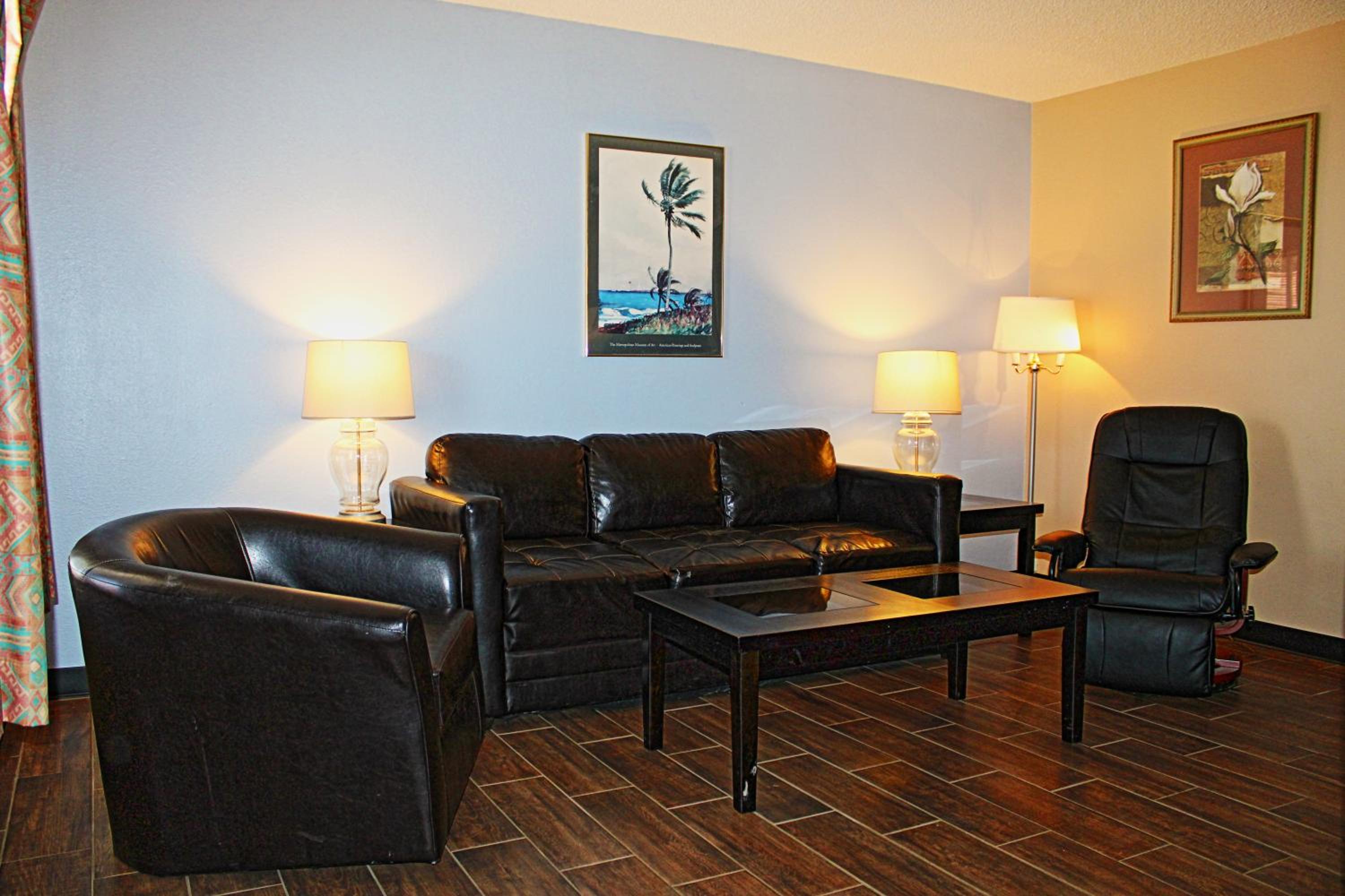 McAllen Vacations - Victoria Palms Inn and Suites - Property Image 1