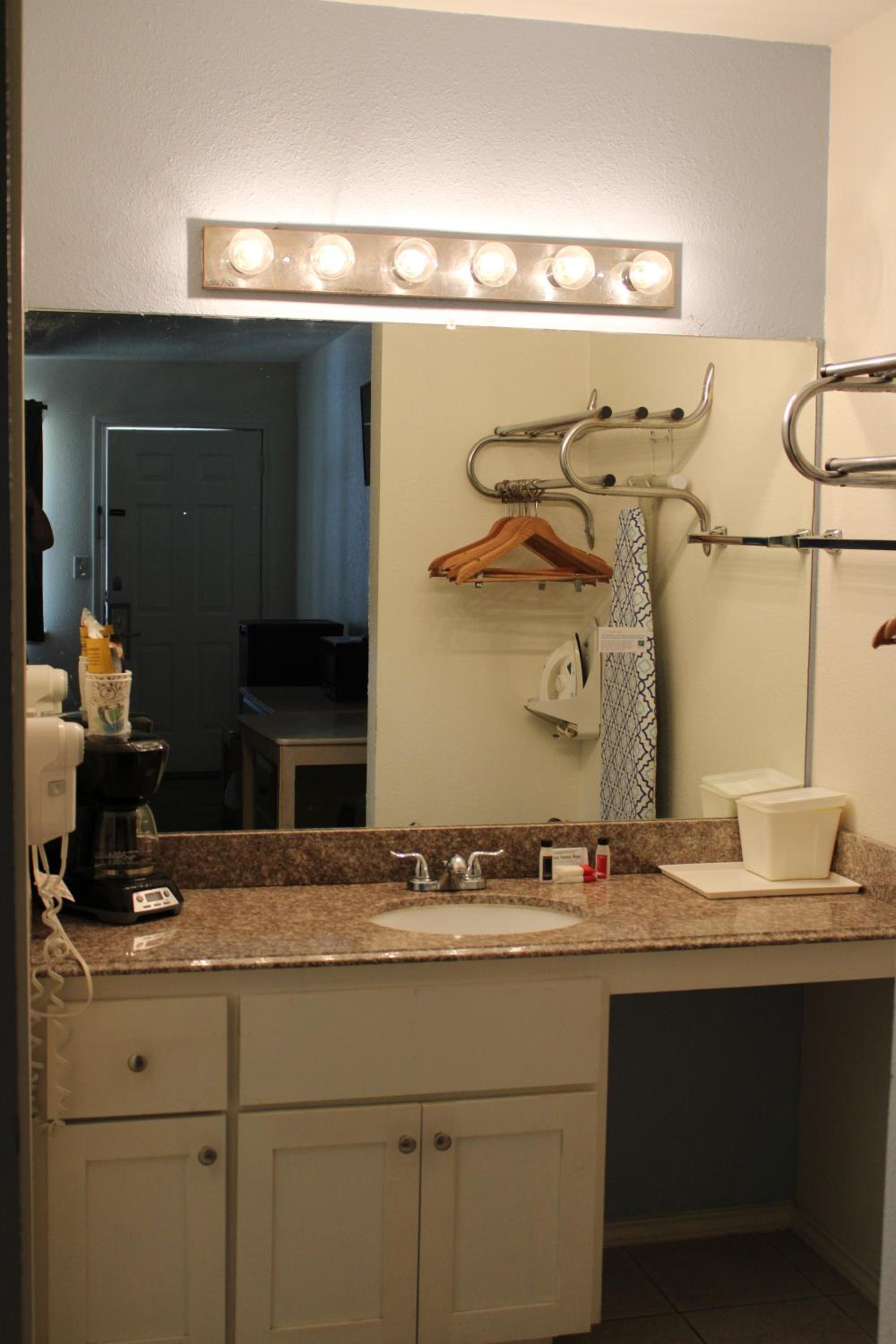 Victoria Palms Inn and Suites - Property Image 1