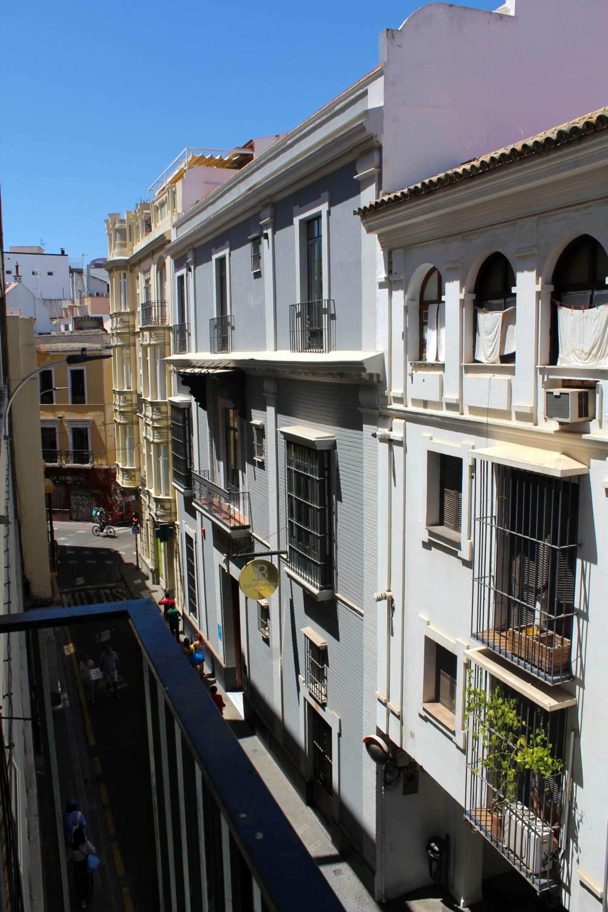 WISH SUITE CAMPANA DE SEVILLA