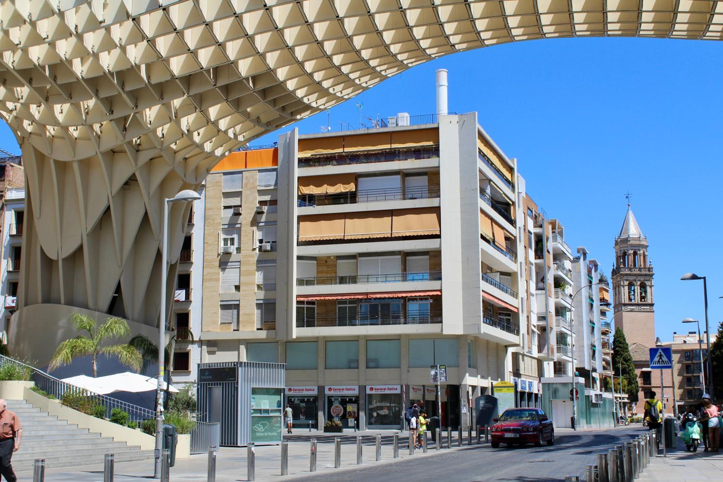 WISH SUITE CAMPANA DE SEVILLA