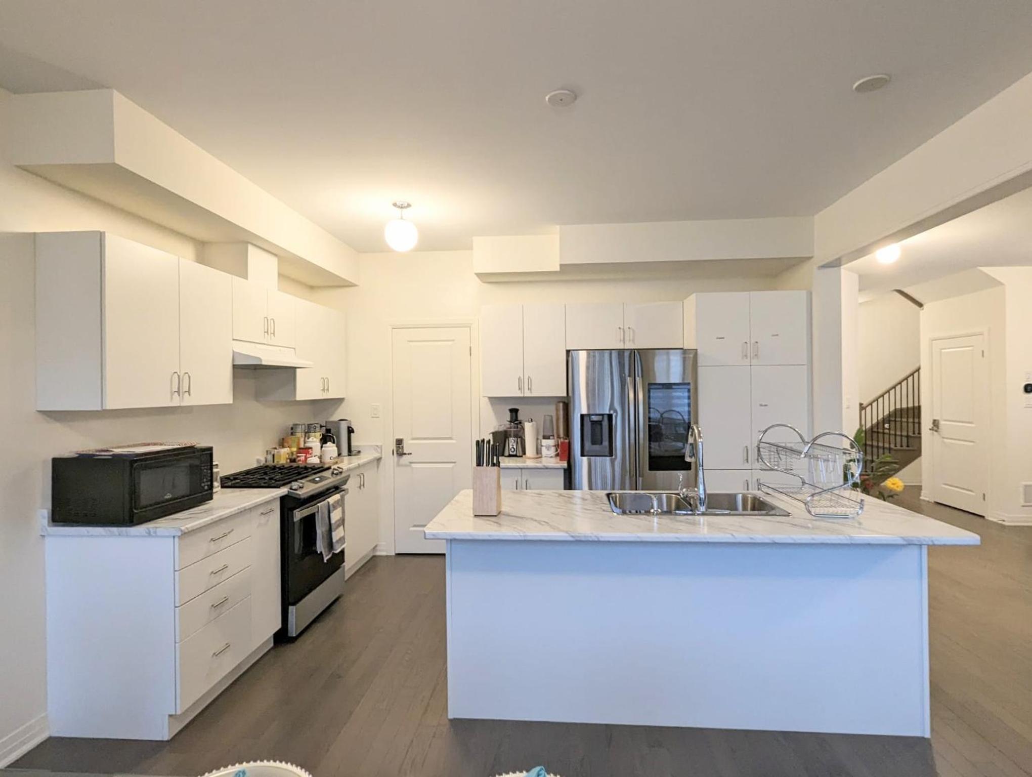 PARADISE VILLa Bowmanville