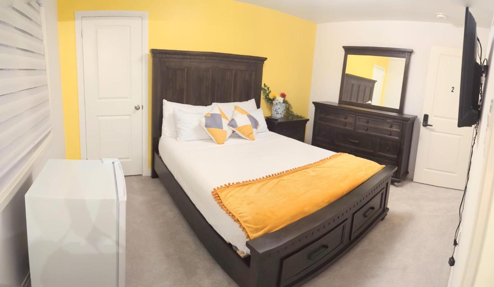PARADISE VILLa Bowmanville