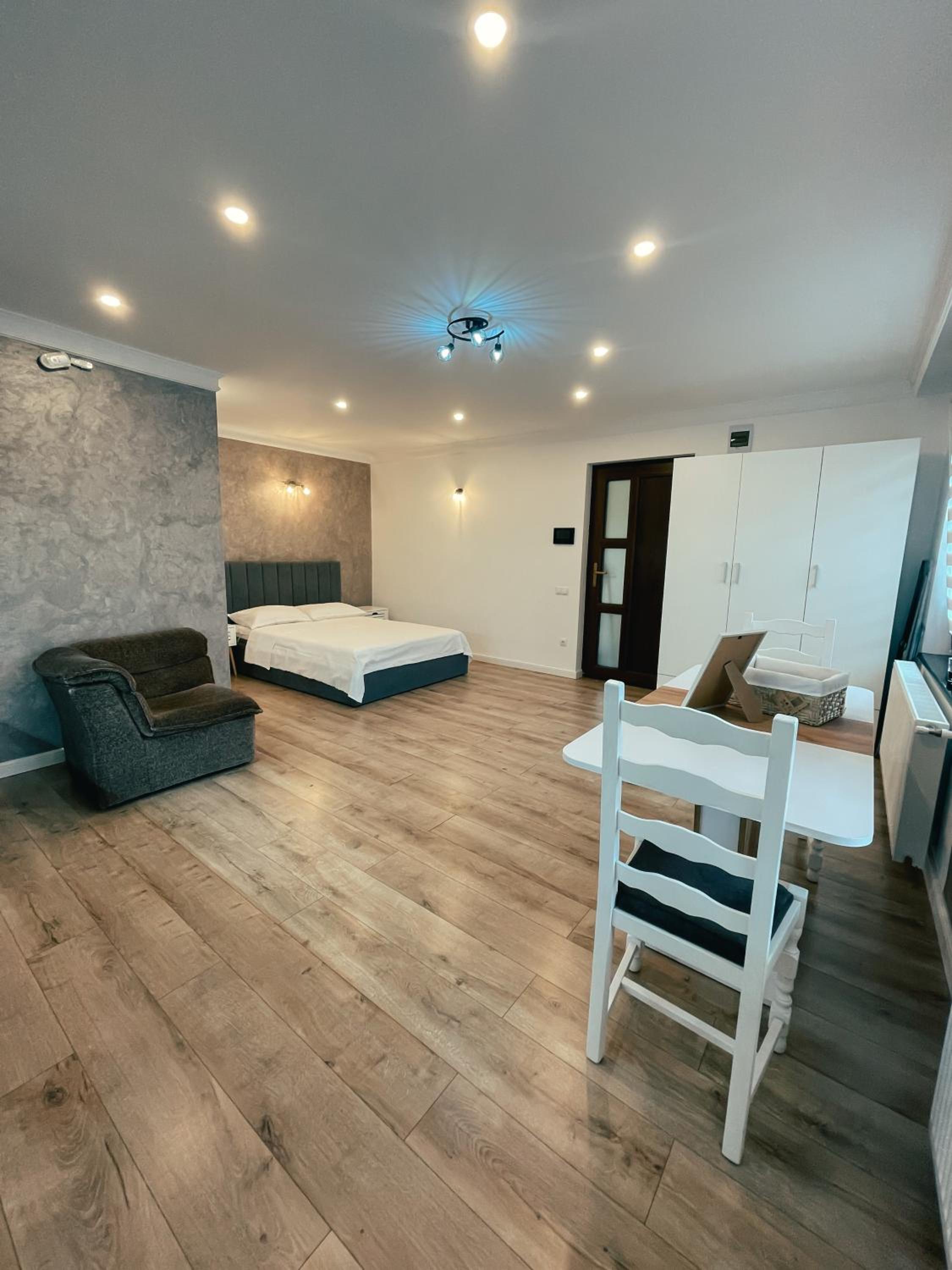 Studio Glen view 4