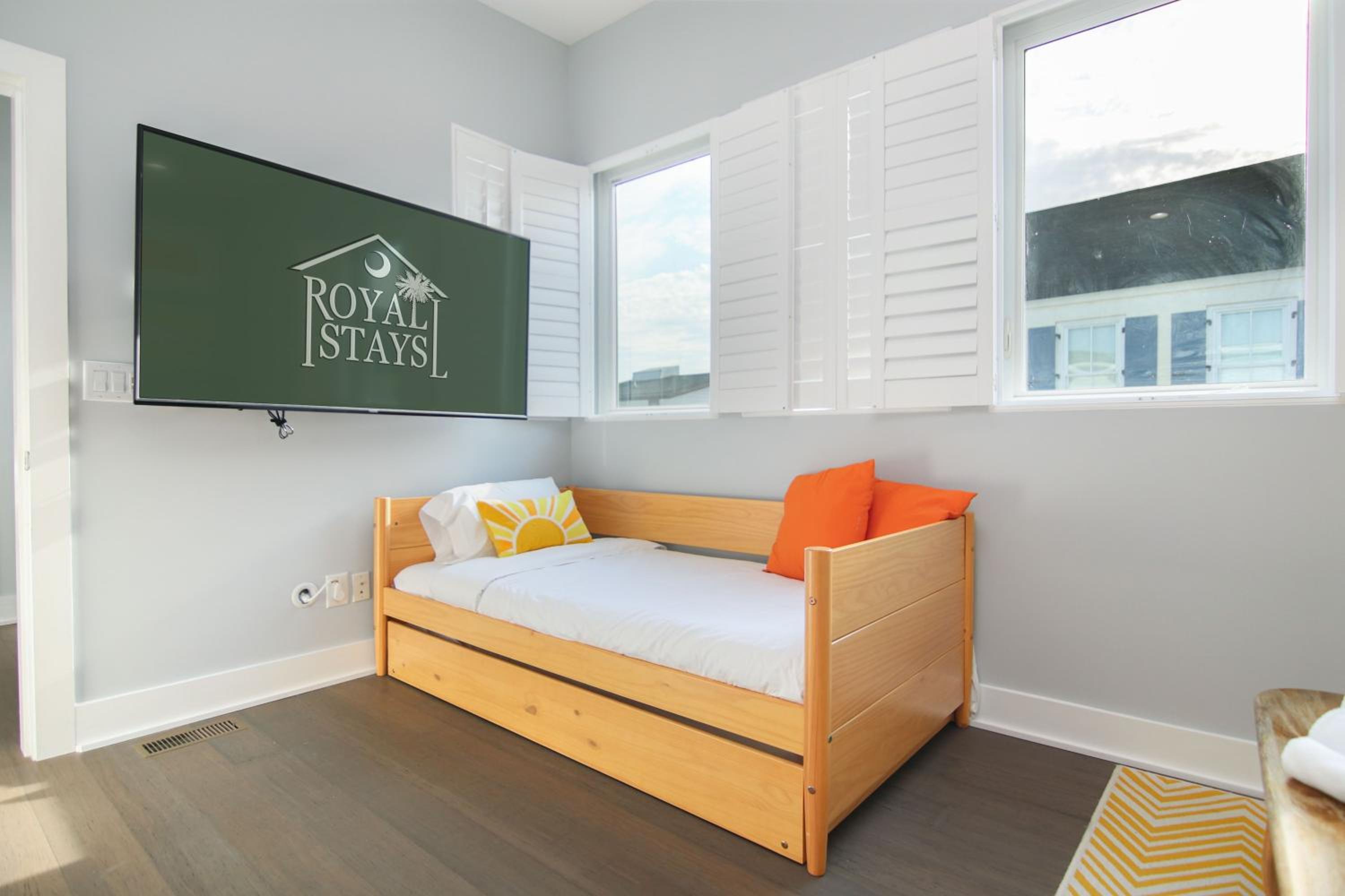 Happy Stays-In Park Circle-Dtwn-CHS Beach