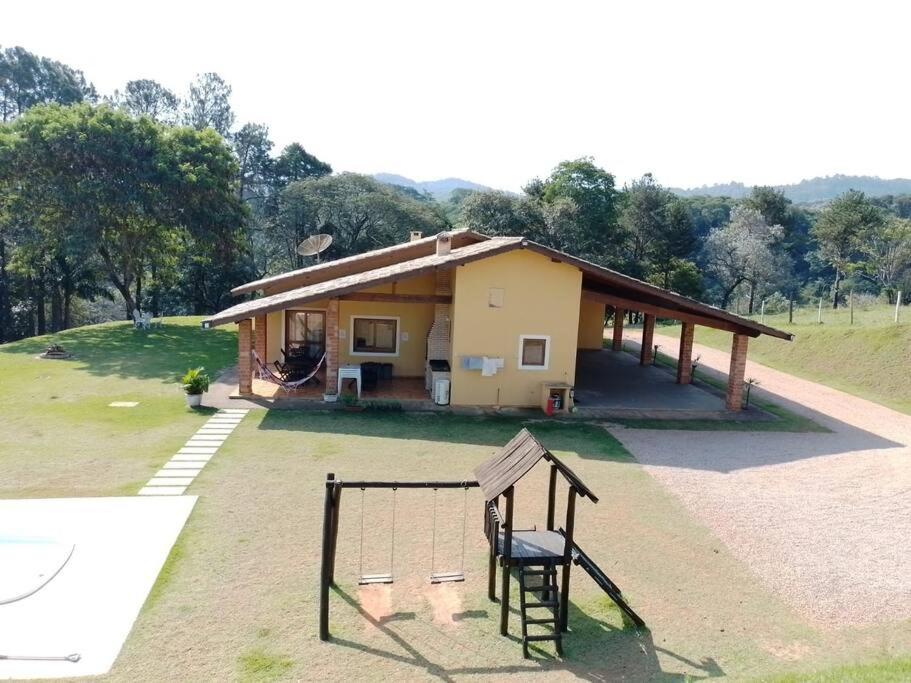 Um sítio no centro histórico da cidade de Cabreúva!