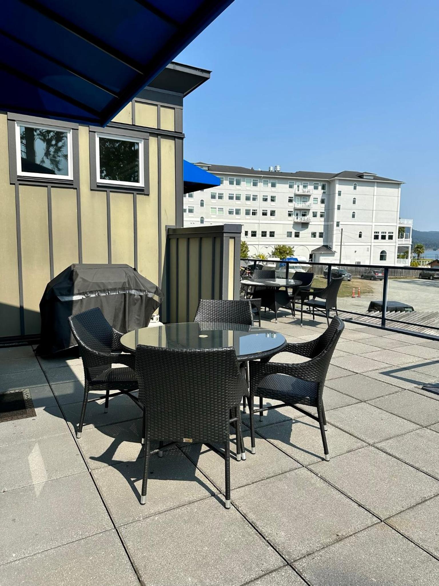 Sooke Oceanview Penthouse - Family Friendly