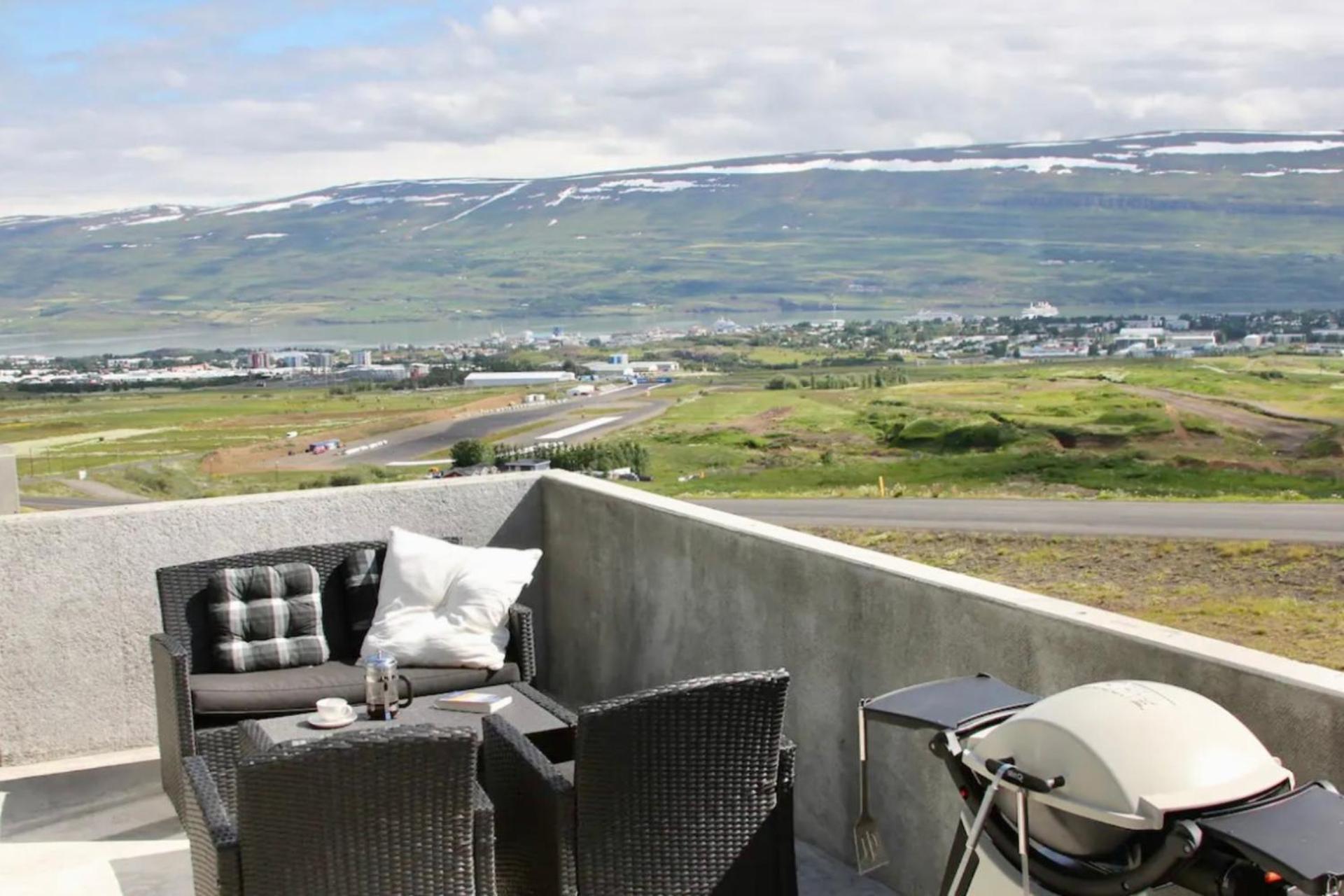 Private country house, luxury and warmth, incredible views