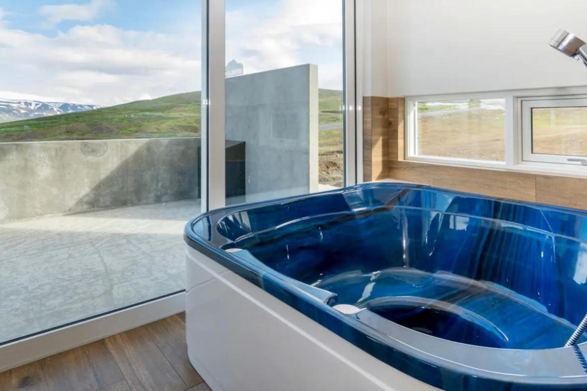 Private country house, luxury and warmth, incredible views