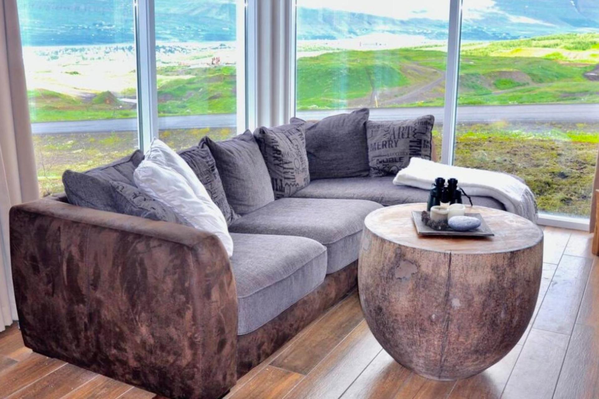 Private country house, luxury and warmth, incredible views