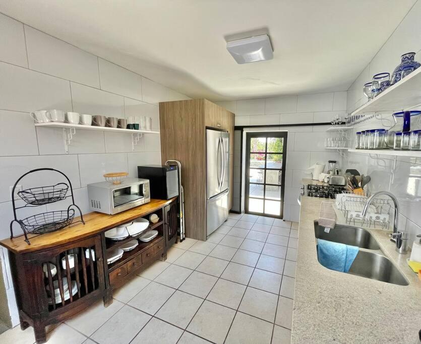 Gorgeous Downtown 4BR House with Pool, Jacuzzi & Firepit view 4