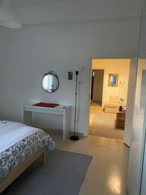 sunny 2bedroom apartment in weibdeh with a rooftop