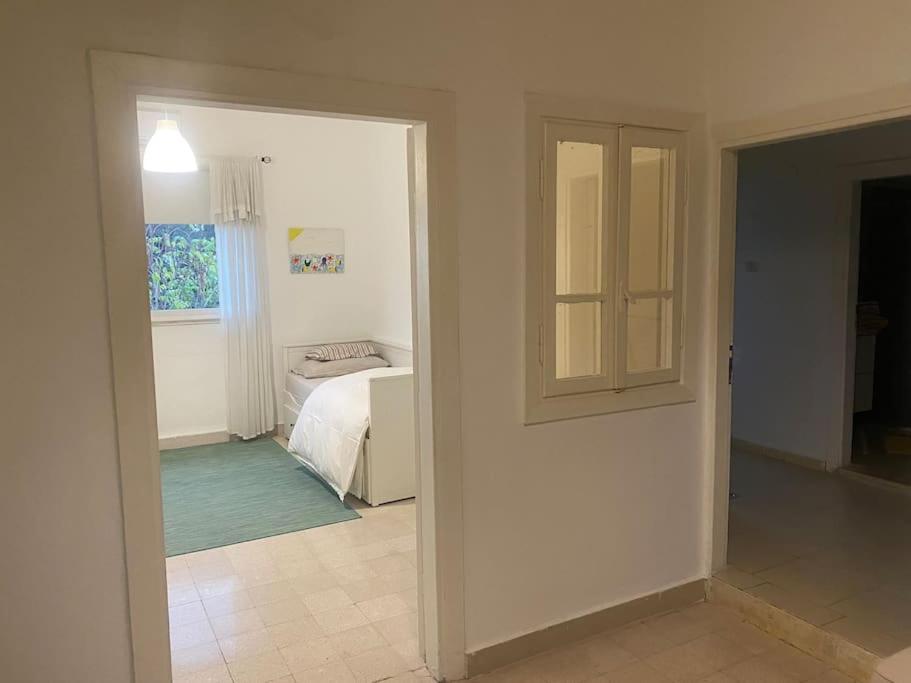 sunny 2bedroom apartment in weibdeh with a rooftop