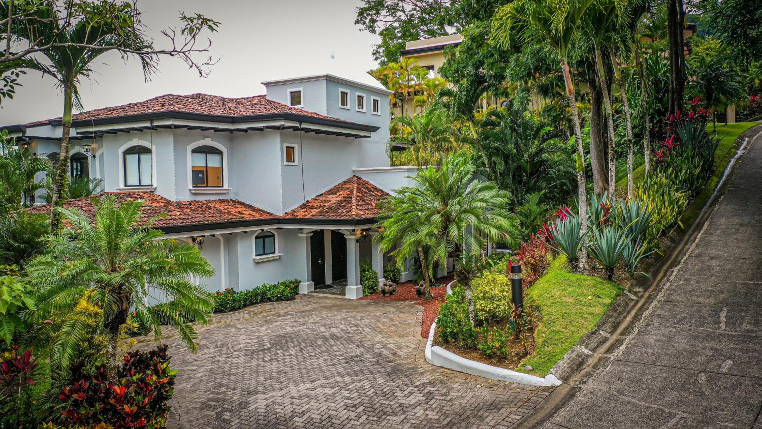 Stay In CR Los Sueños Condos view 5