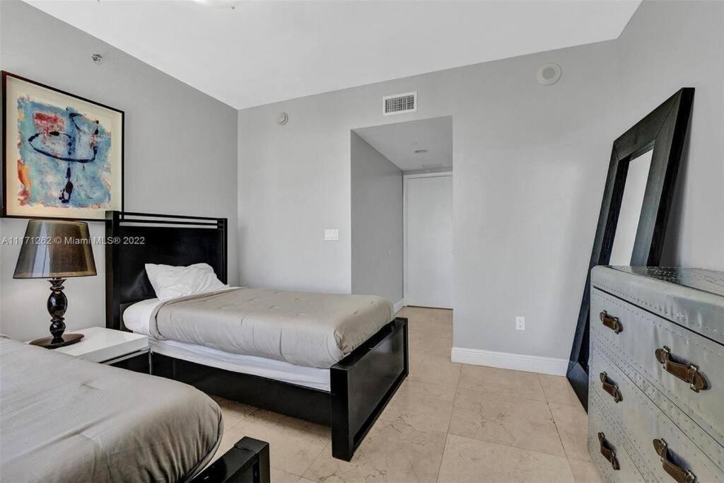 Waterfront Luxury Apartment 2 Bedrooms IconBrickell