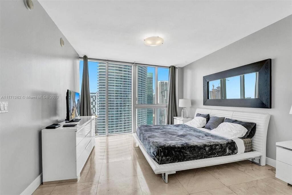 Waterfront Luxury Apartment 2 Bedrooms IconBrickell