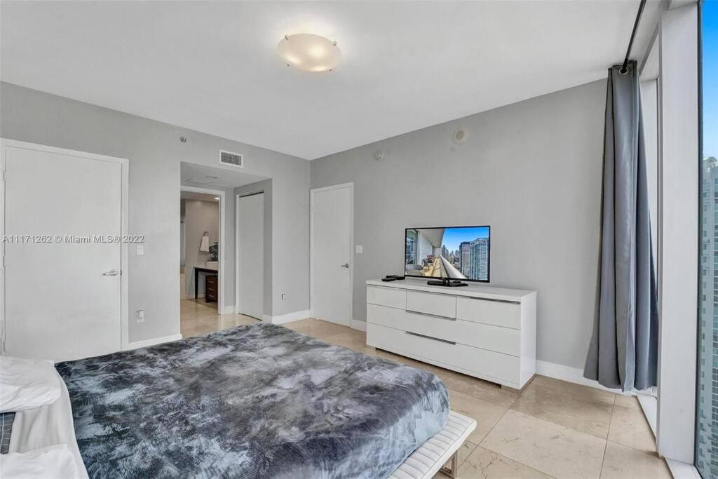 Waterfront Luxury Apartment 2 Bedrooms IconBrickell