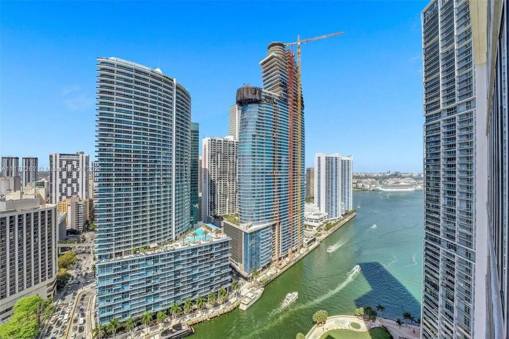 Waterfront Luxury Apartment 2 Bedrooms IconBrickell