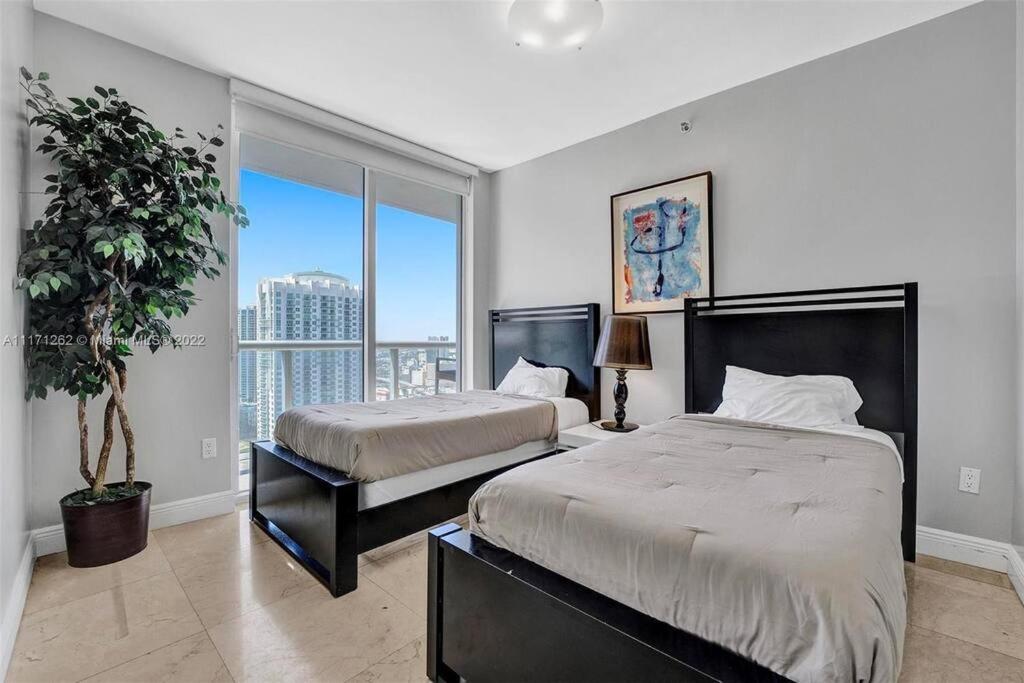 Waterfront Luxury Apartment 2 Bedrooms IconBrickell
