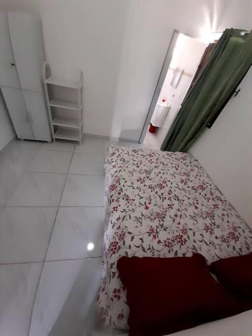 AP10-A 50 Metros da Praia Flats Mobiliados para 2 pessoas