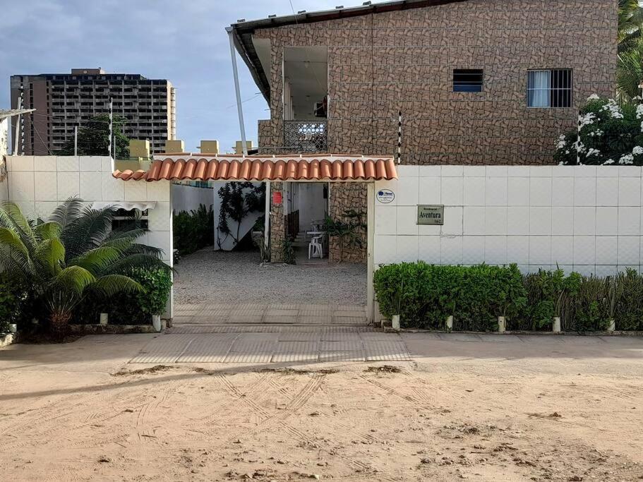 AP10-A 50 Metros da Praia Flats Mobiliados para 2 pessoas