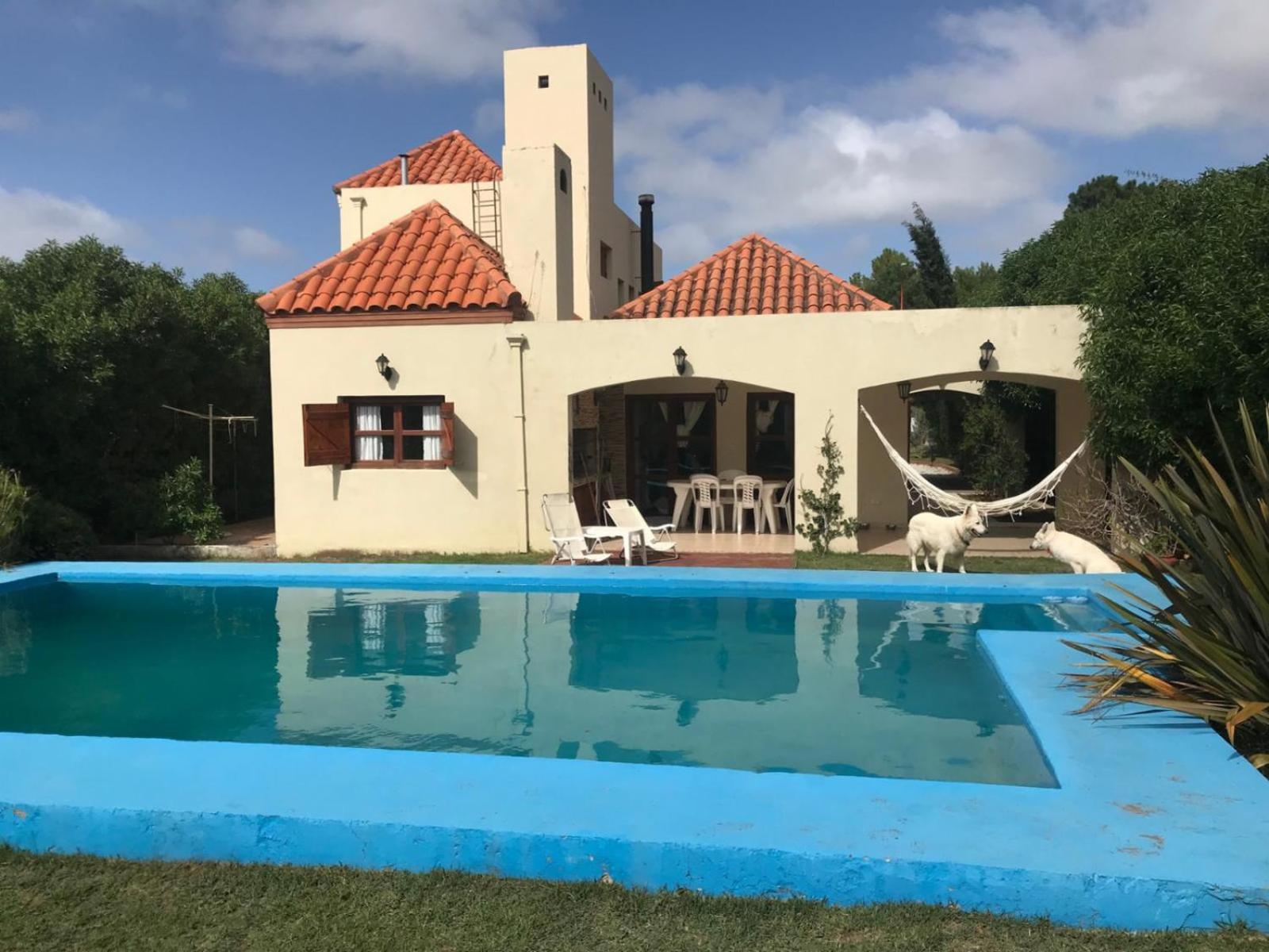 Monte Hermoso: excelente y amplia casa