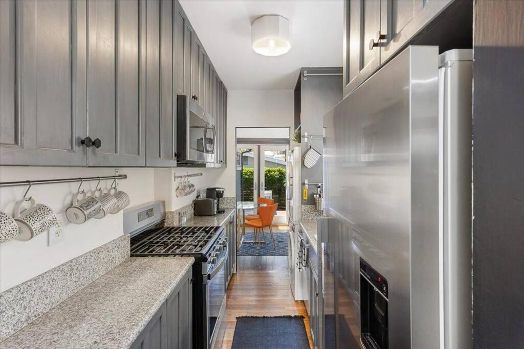 Craftsman Bungalow- University Heights 2BR Home view 5