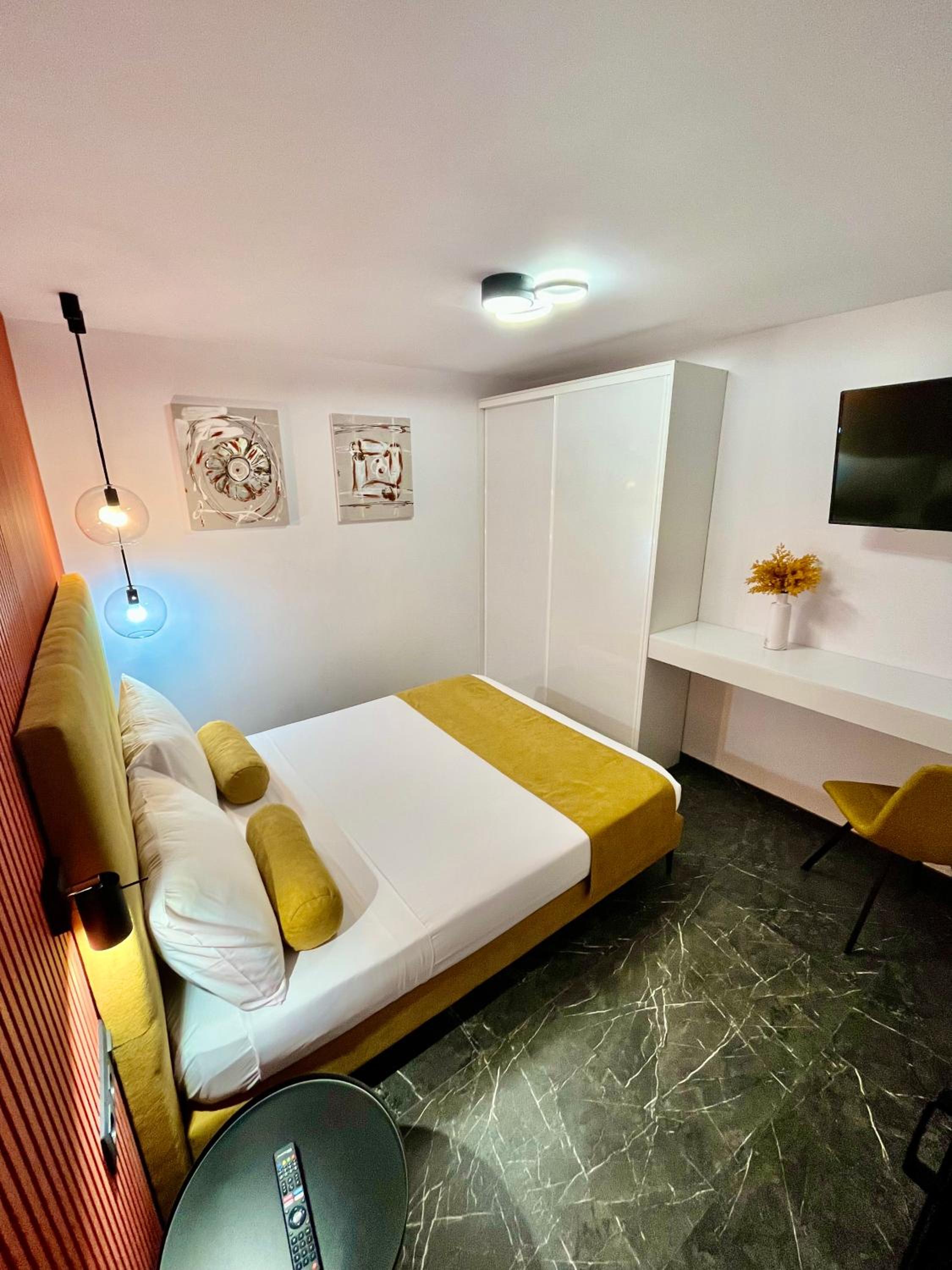 Alicante Market Premium Suites