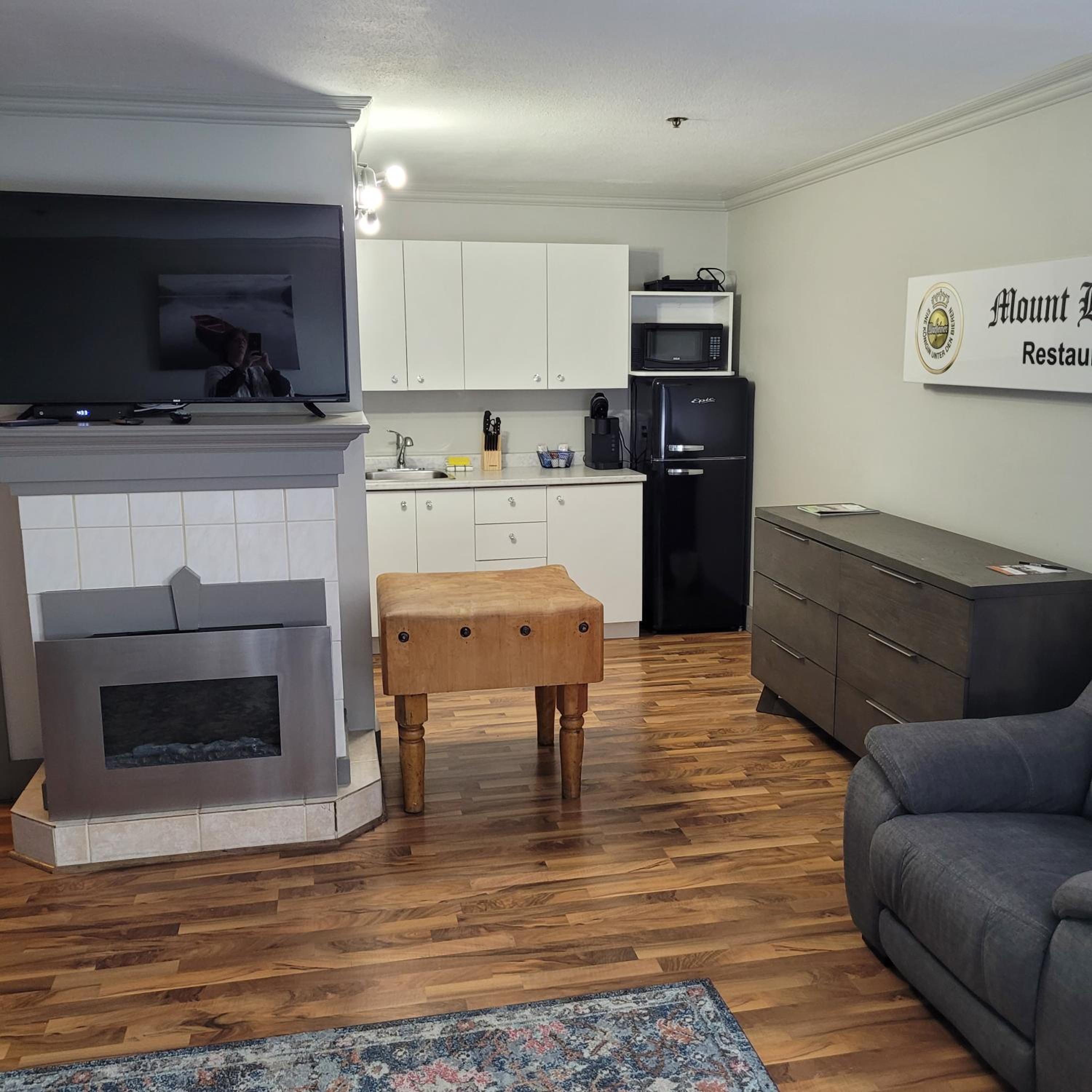 Cranbrook Vacations - The Baker Hotel - Property Image 2