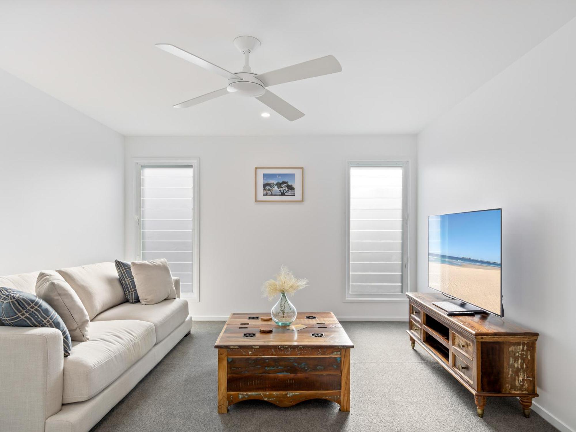 Beach City 3 Bedroom Modern Townhouse