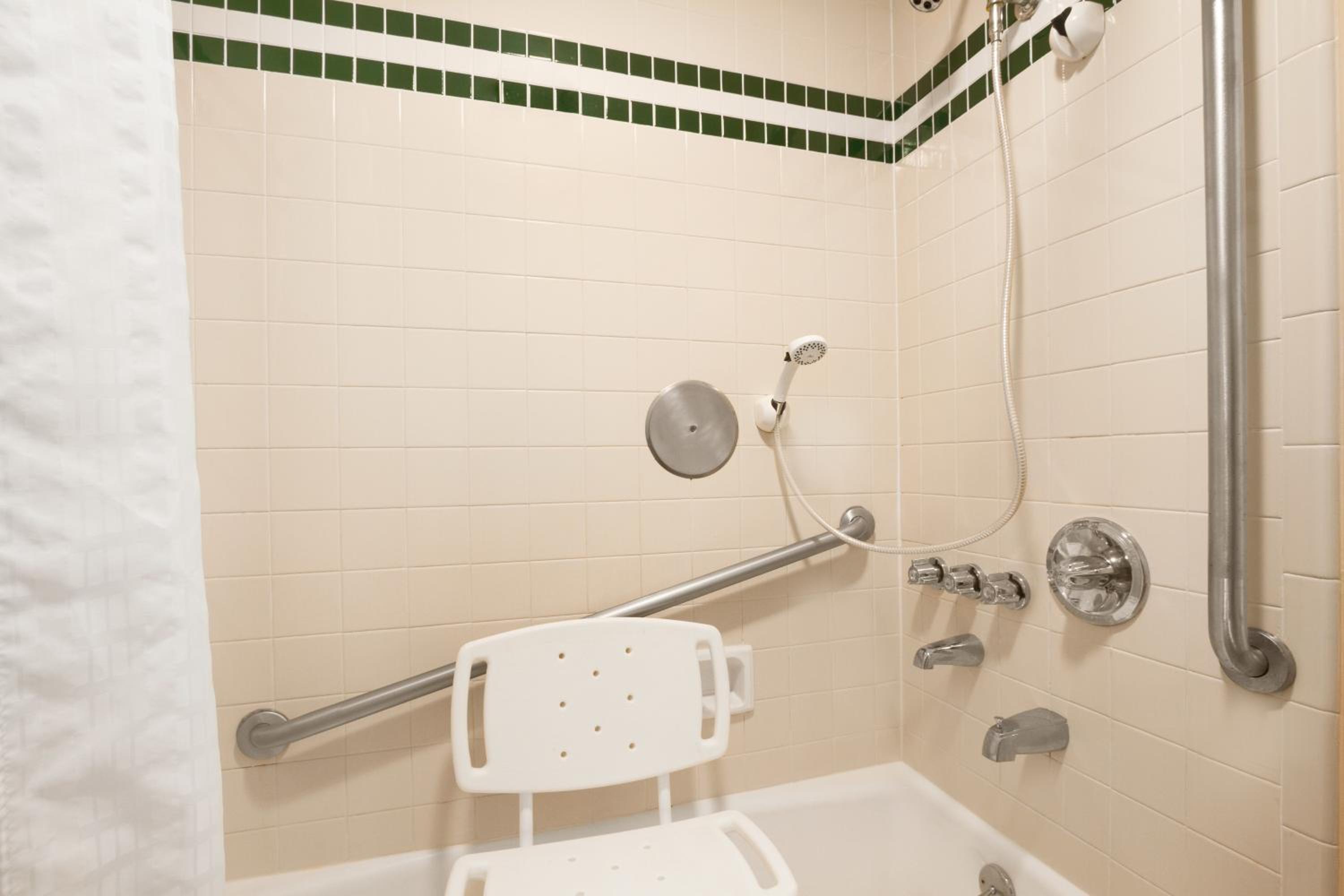Days Inn by Wyndham Alexander City - Property Image 5