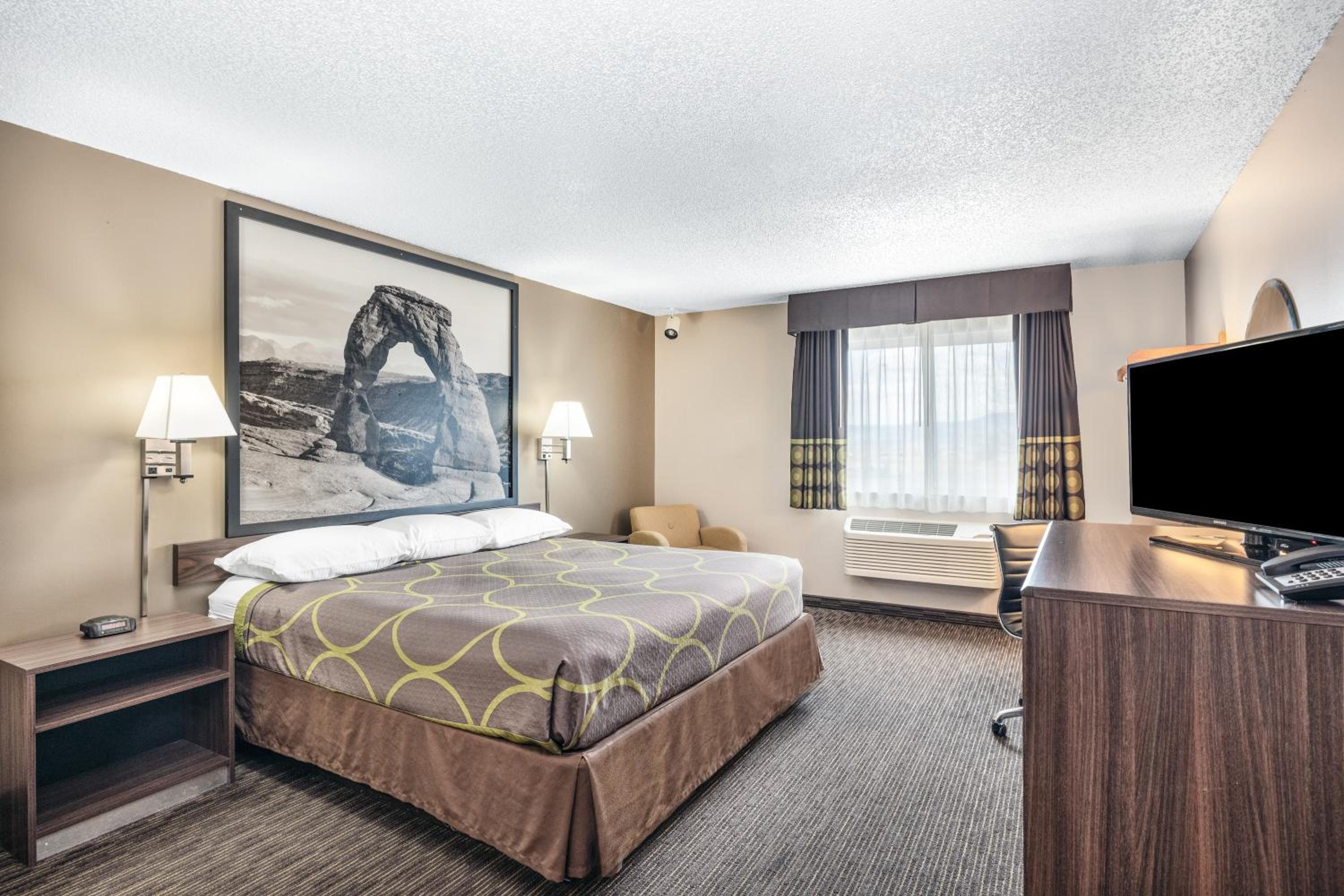Richfield Vacations - Super 8 by Wyndham Richfield UT - Property Image 1