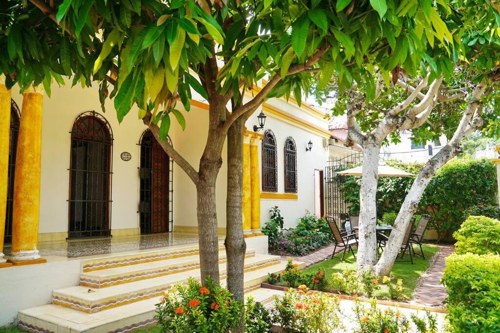 Casa Blanca María Barranquilla - Authentic republican house