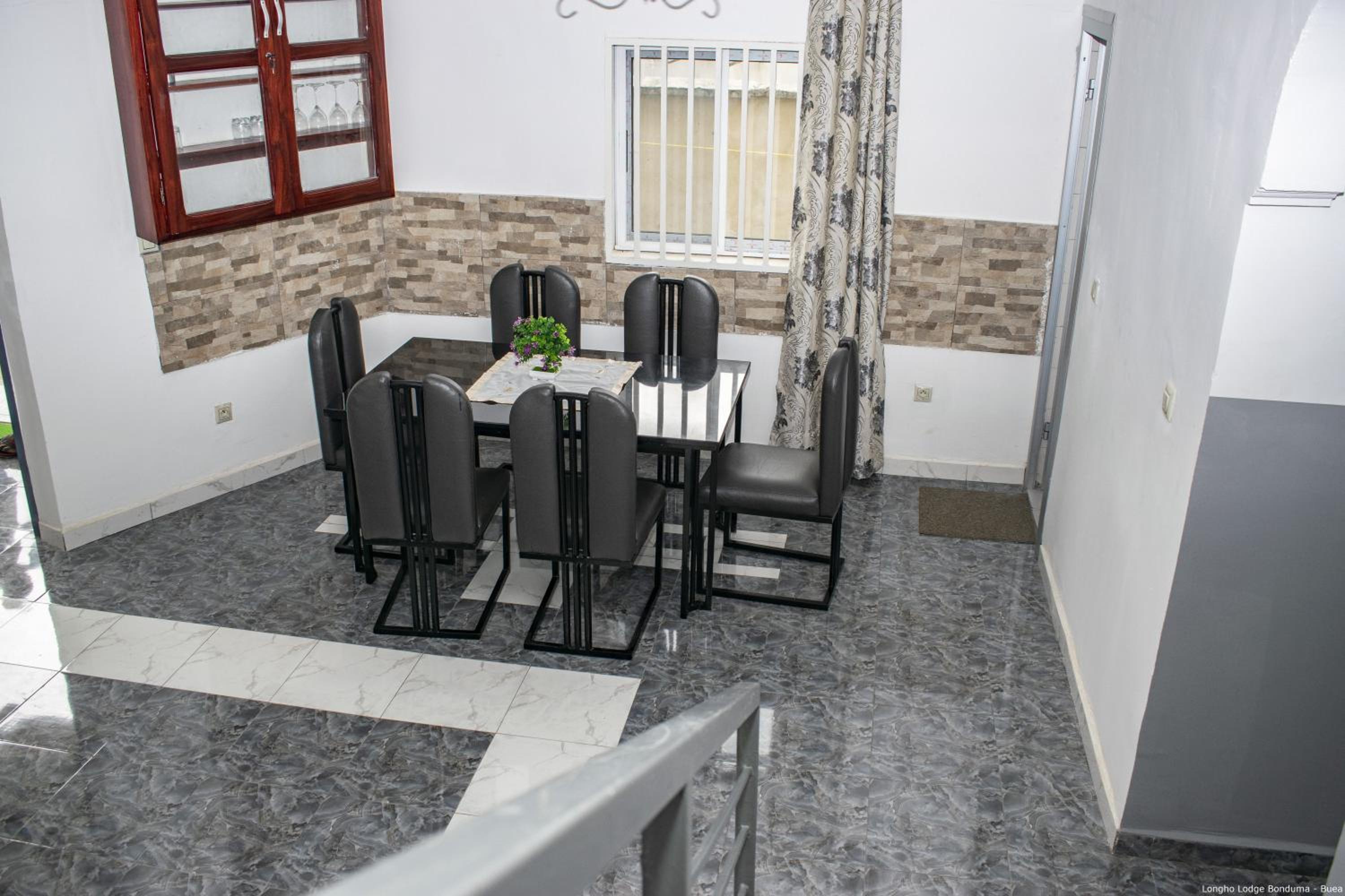Longho Lodge Bundoma - Buea
