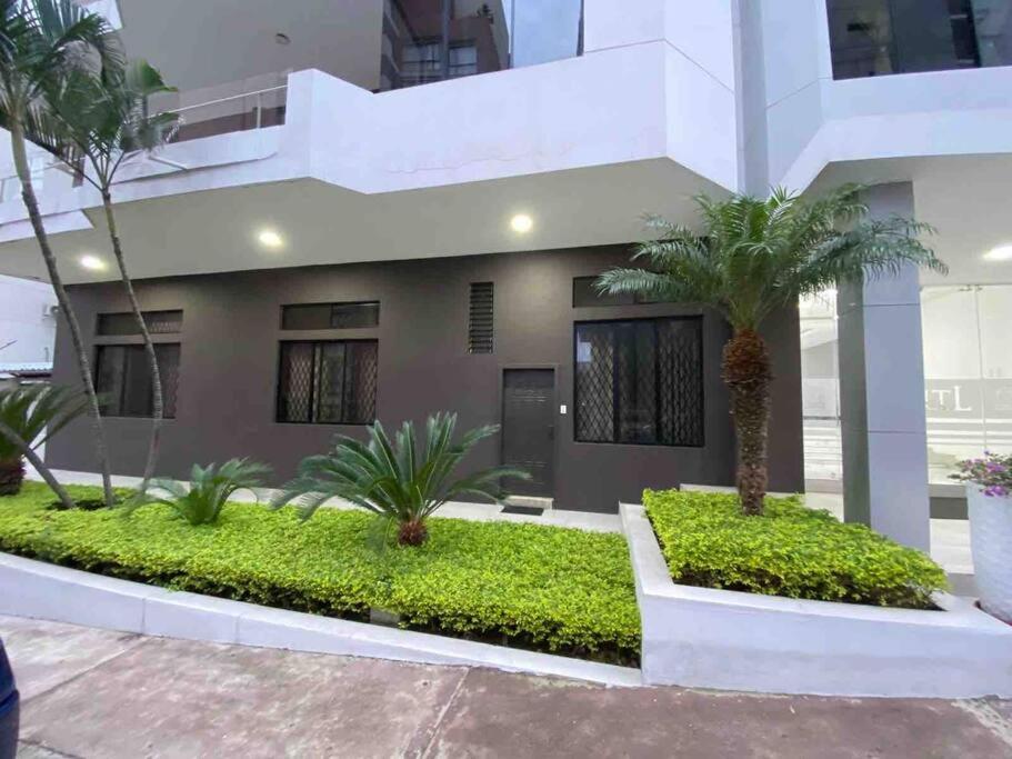 Hotel Departamento Cómodo Frente a la Playa - Image 1