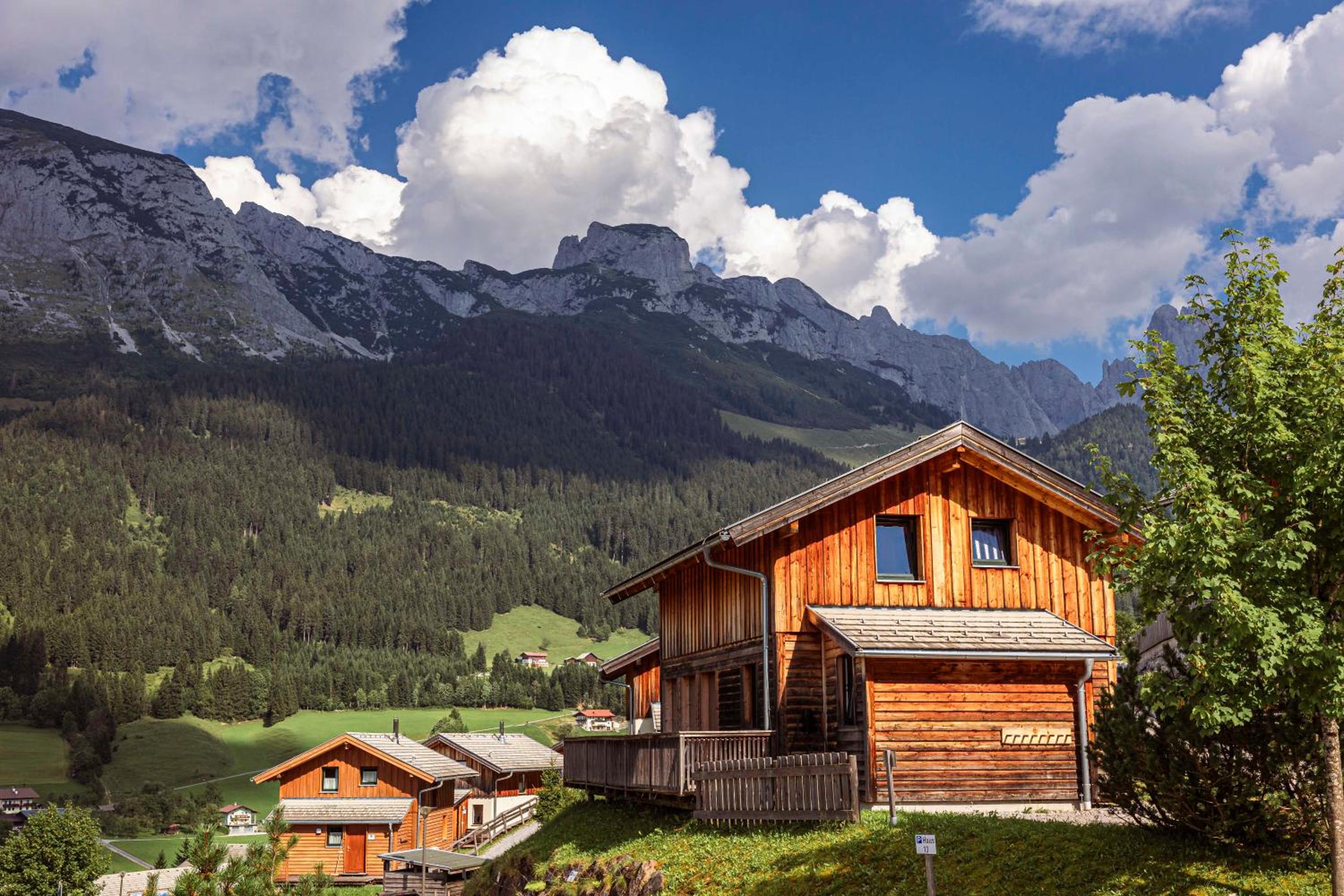 Alpendorf Dachstein West by ALPS RESORTS