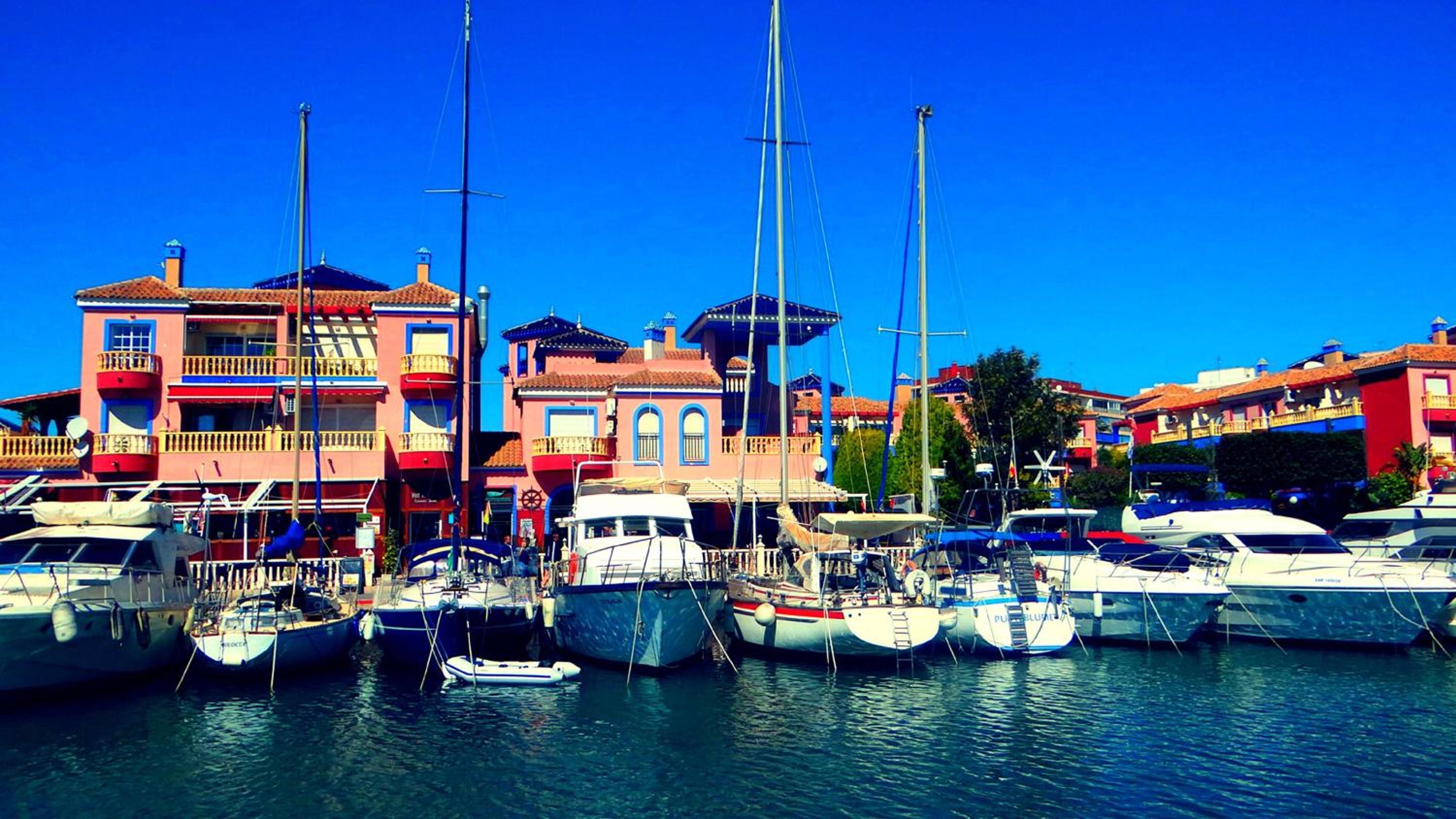 Apartamentos Marina Internacional