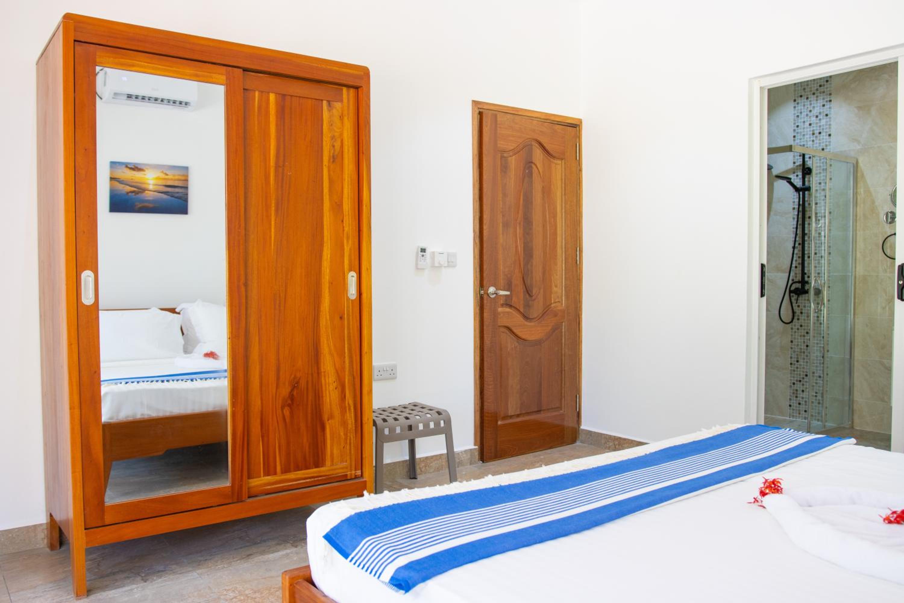 Macmillan's Holiday Villas photo 5