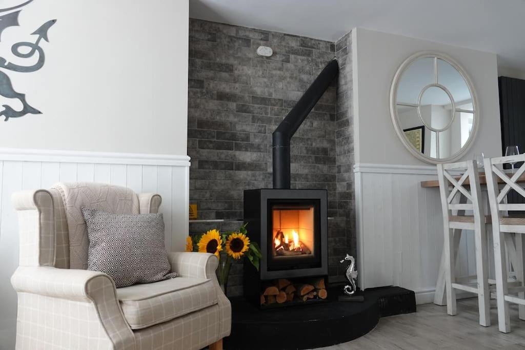 3 Bedroom Cottage in Conwy with Parking Sleeps 4 view 3