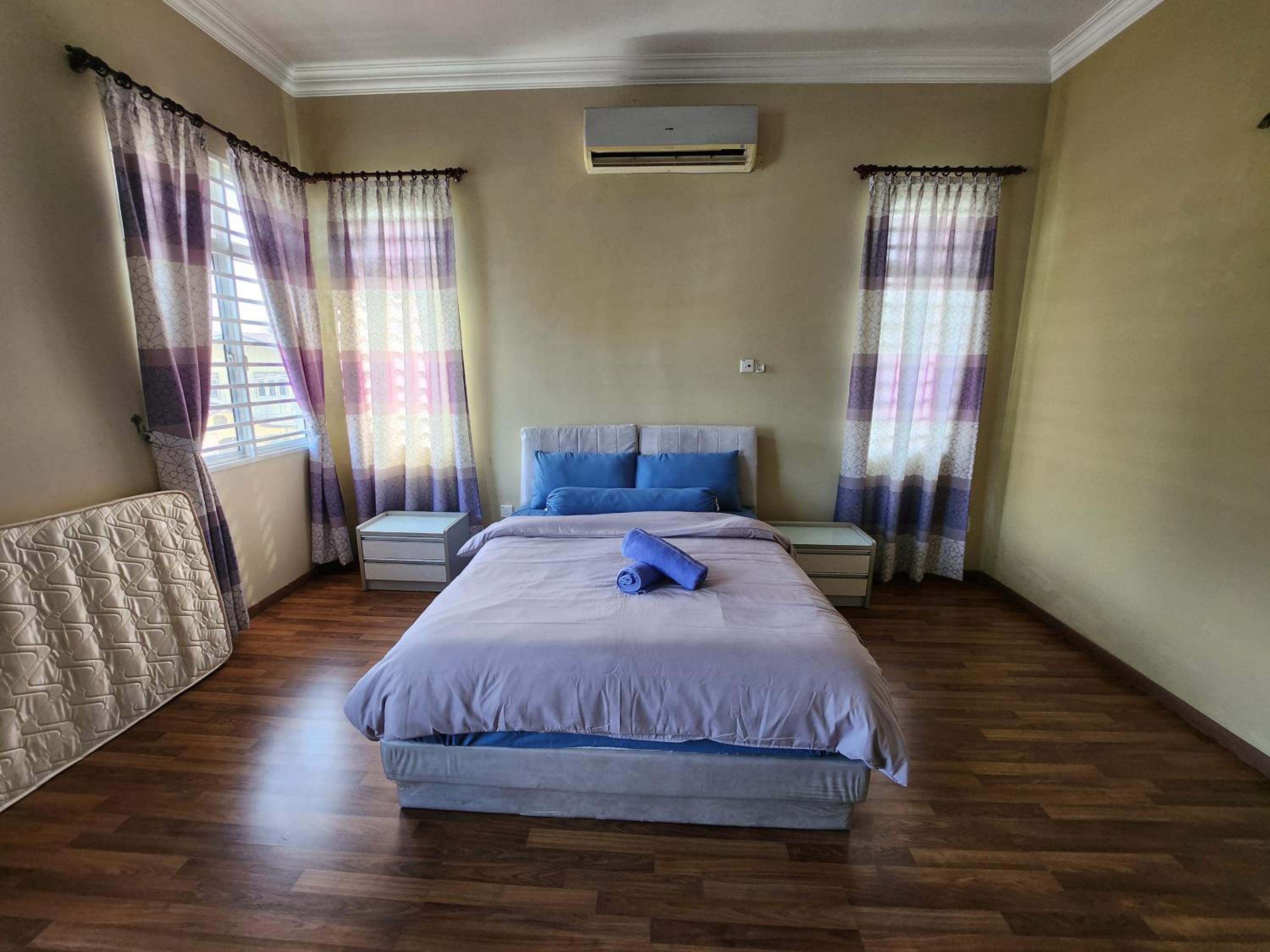 Wakaf Bharu Garden Stay Semi-D By UJ photo 6