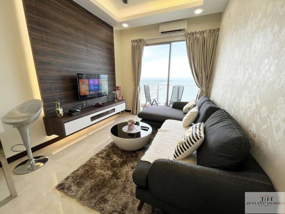 Unique Seaview Cozy Stay 2 bedroom / High Floor photo 1