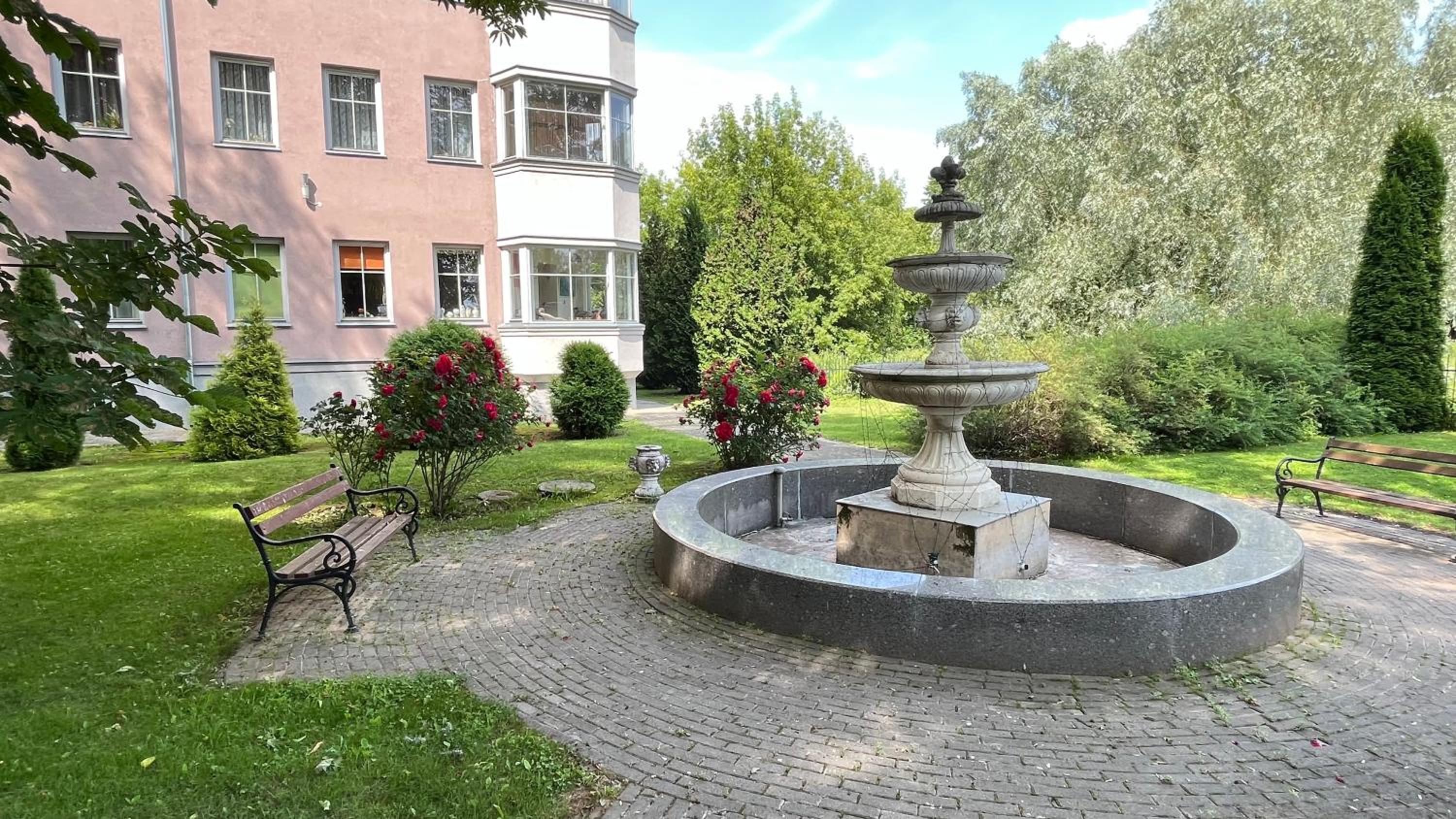 Caesar Apartments