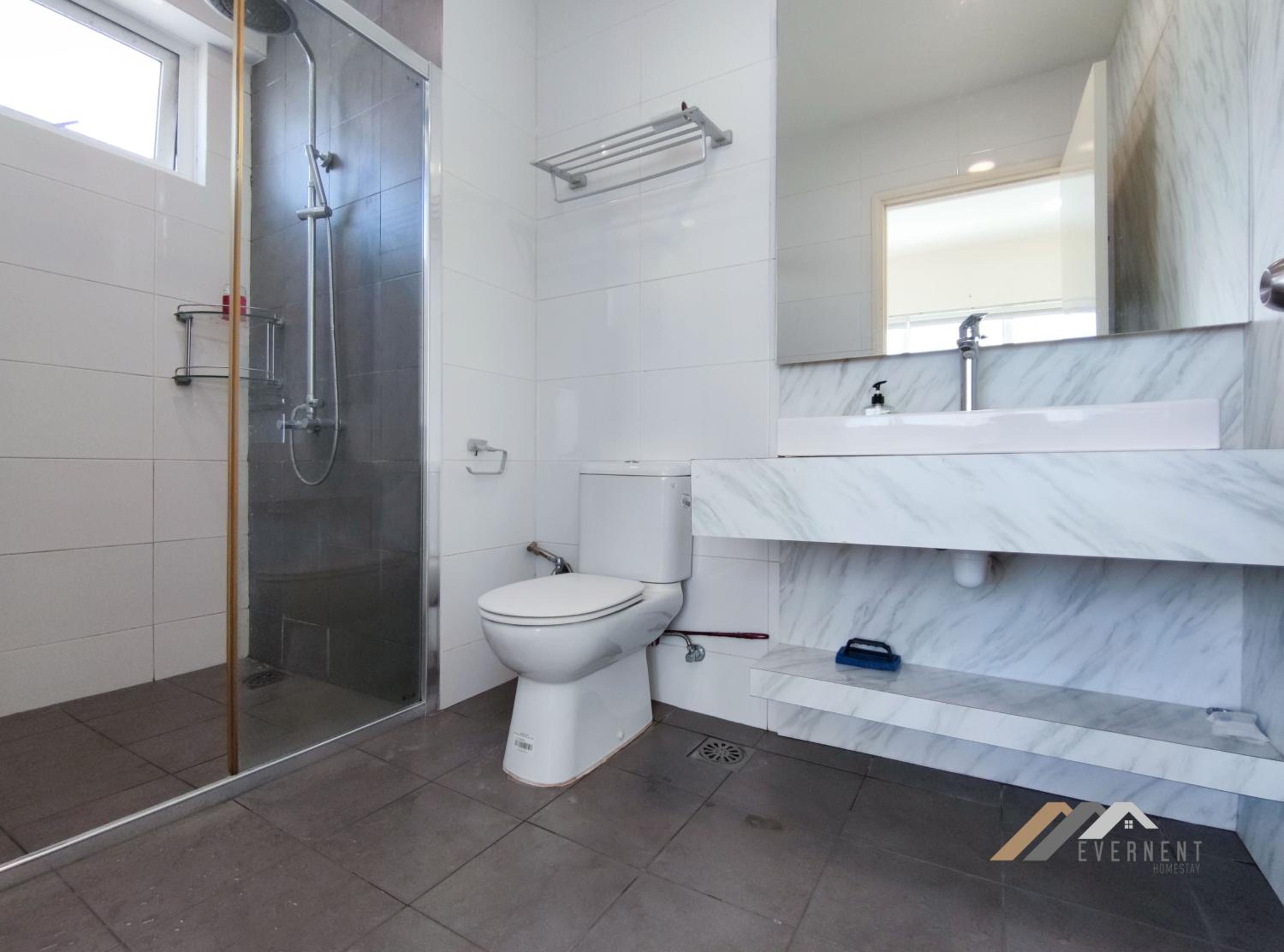 Evernent's Homestay @ The Wharf photo 8