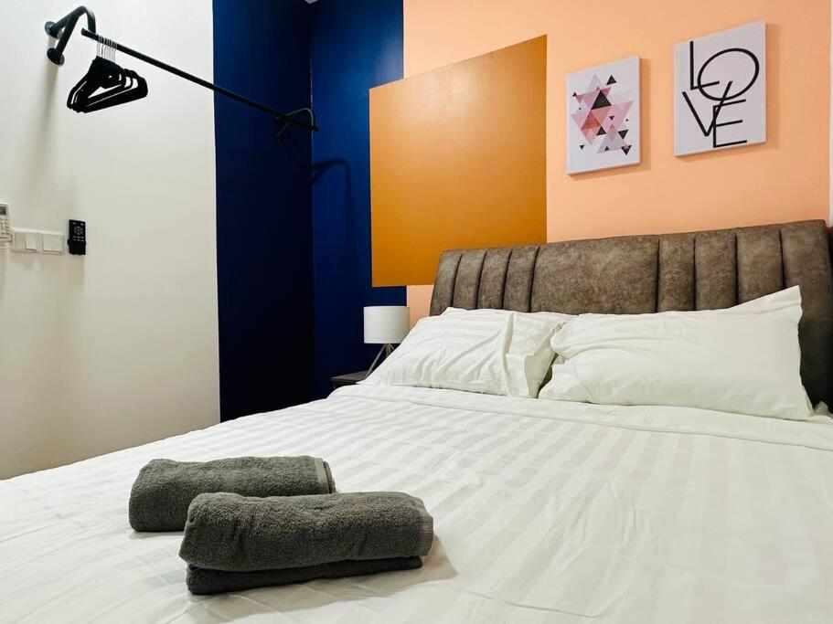 MVD15#Family Suite 8pax 3 Rooms Sunway Velocity Mall Cheras IKEA Mytown Short Walk to MRT & LRT Maluri